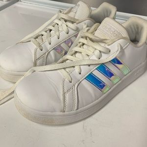 Girls Adidas sneakers. Great condition!